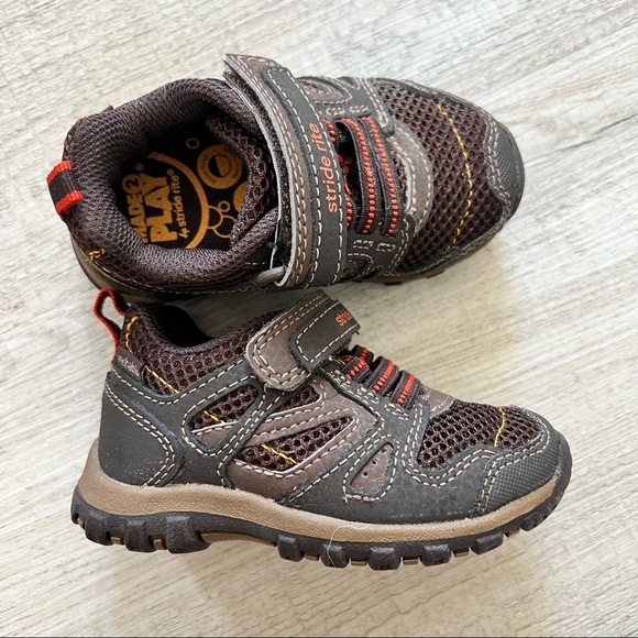 Stride Rite Made2Play Sneakers - Picture 4 of 6